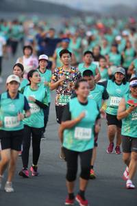 BIB: 5185, 5332, 0924
                            <button type="button" onclick="openModal(10510197)" class="btn btn-primary btn-sm float-right btn-popup" data-toggle="modal" data-target=".modal-high-quality">
                        <i class="fas fa-shopping-cart"></i> Add to Cart
                    </button>
                                            <button type="button" onclick="isThisMe(10510197, true)" class="btn btn-success btn-sm float-right btn-popup btn-isme hidden" data-toggle="tooltip" data-placement="bottom" title="นี่คือรูปของคุณใช่ไหม คลิกที่นี่เพื่อเอาเข้าอัลบั้ม">
                        <i class="fas fa-plus"></i> Add to album
                    </button>
                    <button type="button" onclick="isThisMe(10510197, false)" class="btn btn-warning btn-sm float-right btn-popup btn-isnotme hidden">
                        <i class="fas fa-ban"></i> Remove from album
                    </button>