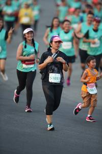 BIB: 51051, 083
                            <button type="button" onclick="openModal(10509250)" class="btn btn-primary btn-sm float-right btn-popup" data-toggle="modal" data-target=".modal-high-quality">
                        <i class="fas fa-shopping-cart"></i> Add to Cart
                    </button>
                                            <button type="button" onclick="isThisMe(10509250, true)" class="btn btn-success btn-sm float-right btn-popup btn-isme hidden" data-toggle="tooltip" data-placement="bottom" title="นี่คือรูปของคุณใช่ไหม คลิกที่นี่เพื่อเอาเข้าอัลบั้ม">
                        <i class="fas fa-plus"></i> Add to album
                    </button>
                    <button type="button" onclick="isThisMe(10509250, false)" class="btn btn-warning btn-sm float-right btn-popup btn-isnotme hidden">
                        <i class="fas fa-ban"></i> Remove from album
                    </button>