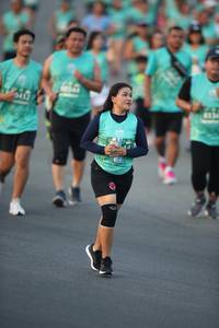 BIB: 0412
                            <button type="button" onclick="openModal(10508929)" class="btn btn-primary btn-sm float-right btn-popup" data-toggle="modal" data-target=".modal-high-quality">
                        <i class="fas fa-shopping-cart"></i> Add to Cart
                    </button>
                                            <button type="button" onclick="isThisMe(10508929, true)" class="btn btn-success btn-sm float-right btn-popup btn-isme hidden" data-toggle="tooltip" data-placement="bottom" title="นี่คือรูปของคุณใช่ไหม คลิกที่นี่เพื่อเอาเข้าอัลบั้ม">
                        <i class="fas fa-plus"></i> Add to album
                    </button>
                    <button type="button" onclick="isThisMe(10508929, false)" class="btn btn-warning btn-sm float-right btn-popup btn-isnotme hidden">
                        <i class="fas fa-ban"></i> Remove from album
                    </button>