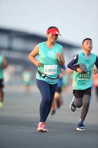 BIB: 52856, 51555
                            <button type="button" onclick="openModal(10503772)" class="btn btn-primary btn-sm float-right btn-popup" data-toggle="modal" data-target=".modal-high-quality">
                        <i class="fas fa-shopping-cart"></i> Add to Cart
                    </button>
                                            <button type="button" onclick="isThisMe(10503772, true)" class="btn btn-success btn-sm float-right btn-popup btn-isme hidden" data-toggle="tooltip" data-placement="bottom" title="นี่คือรูปของคุณใช่ไหม คลิกที่นี่เพื่อเอาเข้าอัลบั้ม">
                        <i class="fas fa-plus"></i> Add to album
                    </button>
                    <button type="button" onclick="isThisMe(10503772, false)" class="btn btn-warning btn-sm float-right btn-popup btn-isnotme hidden">
                        <i class="fas fa-ban"></i> Remove from album
                    </button>