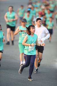 BIB: 53242
                            <button type="button" onclick="openModal(10504469)" class="btn btn-primary btn-sm float-right btn-popup" data-toggle="modal" data-target=".modal-high-quality">
                        <i class="fas fa-shopping-cart"></i> Add to Cart
                    </button>
                                            <button type="button" onclick="isThisMe(10504469, true)" class="btn btn-success btn-sm float-right btn-popup btn-isme hidden" data-toggle="tooltip" data-placement="bottom" title="นี่คือรูปของคุณใช่ไหม คลิกที่นี่เพื่อเอาเข้าอัลบั้ม">
                        <i class="fas fa-plus"></i> Add to album
                    </button>
                    <button type="button" onclick="isThisMe(10504469, false)" class="btn btn-warning btn-sm float-right btn-popup btn-isnotme hidden">
                        <i class="fas fa-ban"></i> Remove from album
                    </button>