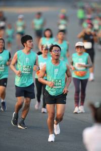 BIB: 5035, 1694
                            <button type="button" onclick="openModal(10507185)" class="btn btn-primary btn-sm float-right btn-popup" data-toggle="modal" data-target=".modal-high-quality">
                        <i class="fas fa-shopping-cart"></i> Add to Cart
                    </button>
                                            <button type="button" onclick="isThisMe(10507185, true)" class="btn btn-success btn-sm float-right btn-popup btn-isme hidden" data-toggle="tooltip" data-placement="bottom" title="นี่คือรูปของคุณใช่ไหม คลิกที่นี่เพื่อเอาเข้าอัลบั้ม">
                        <i class="fas fa-plus"></i> Add to album
                    </button>
                    <button type="button" onclick="isThisMe(10507185, false)" class="btn btn-warning btn-sm float-right btn-popup btn-isnotme hidden">
                        <i class="fas fa-ban"></i> Remove from album
                    </button>