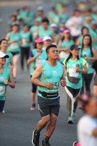 BIB: 961
                            <button type="button" onclick="openModal(10507412)" class="btn btn-primary btn-sm float-right btn-popup" data-toggle="modal" data-target=".modal-high-quality">
                        <i class="fas fa-shopping-cart"></i> Add to Cart
                    </button>
                                            <button type="button" onclick="isThisMe(10507412, true)" class="btn btn-success btn-sm float-right btn-popup btn-isme hidden" data-toggle="tooltip" data-placement="bottom" title="นี่คือรูปของคุณใช่ไหม คลิกที่นี่เพื่อเอาเข้าอัลบั้ม">
                        <i class="fas fa-plus"></i> Add to album
                    </button>
                    <button type="button" onclick="isThisMe(10507412, false)" class="btn btn-warning btn-sm float-right btn-popup btn-isnotme hidden">
                        <i class="fas fa-ban"></i> Remove from album
                    </button>