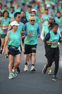 BIB: 1902
                            <button type="button" onclick="openModal(10508159)" class="btn btn-primary btn-sm float-right btn-popup" data-toggle="modal" data-target=".modal-high-quality">
                        <i class="fas fa-shopping-cart"></i> Add to Cart
                    </button>
                                            <button type="button" onclick="isThisMe(10508159, true)" class="btn btn-success btn-sm float-right btn-popup btn-isme hidden" data-toggle="tooltip" data-placement="bottom" title="นี่คือรูปของคุณใช่ไหม คลิกที่นี่เพื่อเอาเข้าอัลบั้ม">
                        <i class="fas fa-plus"></i> Add to album
                    </button>
                    <button type="button" onclick="isThisMe(10508159, false)" class="btn btn-warning btn-sm float-right btn-popup btn-isnotme hidden">
                        <i class="fas fa-ban"></i> Remove from album
                    </button>