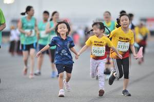 BIB: 51311, 50501
                            <button type="button" onclick="openModal(10495597)" class="btn btn-primary btn-sm float-right btn-popup" data-toggle="modal" data-target=".modal-high-quality">
                        <i class="fas fa-shopping-cart"></i> Add to Cart
                    </button>
                                            <button type="button" onclick="isThisMe(10495597, true)" class="btn btn-success btn-sm float-right btn-popup btn-isme hidden" data-toggle="tooltip" data-placement="bottom" title="นี่คือรูปของคุณใช่ไหม คลิกที่นี่เพื่อเอาเข้าอัลบั้ม">
                        <i class="fas fa-plus"></i> Add to album
                    </button>
                    <button type="button" onclick="isThisMe(10495597, false)" class="btn btn-warning btn-sm float-right btn-popup btn-isnotme hidden">
                        <i class="fas fa-ban"></i> Remove from album
                    </button>
