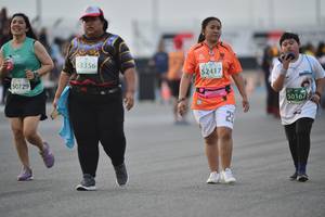 BIB: 3356, 52417, 0729, 50167
                            <button type="button" onclick="openModal(10495965)" class="btn btn-primary btn-sm float-right btn-popup" data-toggle="modal" data-target=".modal-high-quality">
                        <i class="fas fa-shopping-cart"></i> Add to Cart
                    </button>
                                            <button type="button" onclick="isThisMe(10495965, true)" class="btn btn-success btn-sm float-right btn-popup btn-isme hidden" data-toggle="tooltip" data-placement="bottom" title="นี่คือรูปของคุณใช่ไหม คลิกที่นี่เพื่อเอาเข้าอัลบั้ม">
                        <i class="fas fa-plus"></i> Add to album
                    </button>
                    <button type="button" onclick="isThisMe(10495965, false)" class="btn btn-warning btn-sm float-right btn-popup btn-isnotme hidden">
                        <i class="fas fa-ban"></i> Remove from album
                    </button>