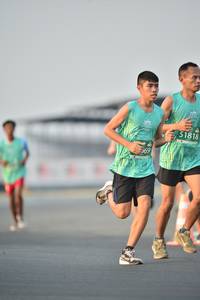 BIB: 51818, 169
                            <button type="button" onclick="openModal(10520440)" class="btn btn-primary btn-sm float-right btn-popup" data-toggle="modal" data-target=".modal-high-quality">
                        <i class="fas fa-shopping-cart"></i> Add to Cart
                    </button>
                                            <button type="button" onclick="isThisMe(10520440, true)" class="btn btn-success btn-sm float-right btn-popup btn-isme hidden" data-toggle="tooltip" data-placement="bottom" title="นี่คือรูปของคุณใช่ไหม คลิกที่นี่เพื่อเอาเข้าอัลบั้ม">
                        <i class="fas fa-plus"></i> Add to album
                    </button>
                    <button type="button" onclick="isThisMe(10520440, false)" class="btn btn-warning btn-sm float-right btn-popup btn-isnotme hidden">
                        <i class="fas fa-ban"></i> Remove from album
                    </button>