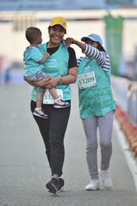 BIB: 53209
                            <button type="button" onclick="openModal(10520335)" class="btn btn-primary btn-sm float-right btn-popup" data-toggle="modal" data-target=".modal-high-quality">
                        <i class="fas fa-shopping-cart"></i> Add to Cart
                    </button>
                                            <button type="button" onclick="isThisMe(10520335, true)" class="btn btn-success btn-sm float-right btn-popup btn-isme hidden" data-toggle="tooltip" data-placement="bottom" title="นี่คือรูปของคุณใช่ไหม คลิกที่นี่เพื่อเอาเข้าอัลบั้ม">
                        <i class="fas fa-plus"></i> Add to album
                    </button>
                    <button type="button" onclick="isThisMe(10520335, false)" class="btn btn-warning btn-sm float-right btn-popup btn-isnotme hidden">
                        <i class="fas fa-ban"></i> Remove from album
                    </button>