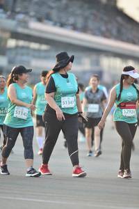 BIB: 51347, 52924, 51142, 0419
                            <button type="button" onclick="openModal(10520071)" class="btn btn-primary btn-sm float-right btn-popup" data-toggle="modal" data-target=".modal-high-quality">
                        <i class="fas fa-shopping-cart"></i> Add to Cart
                    </button>
                                            <button type="button" onclick="isThisMe(10520071, true)" class="btn btn-success btn-sm float-right btn-popup btn-isme hidden" data-toggle="tooltip" data-placement="bottom" title="นี่คือรูปของคุณใช่ไหม คลิกที่นี่เพื่อเอาเข้าอัลบั้ม">
                        <i class="fas fa-plus"></i> Add to album
                    </button>
                    <button type="button" onclick="isThisMe(10520071, false)" class="btn btn-warning btn-sm float-right btn-popup btn-isnotme hidden">
                        <i class="fas fa-ban"></i> Remove from album
                    </button>