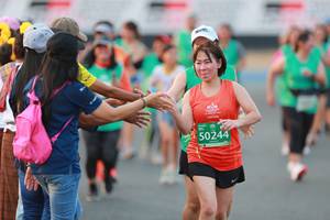 BIB: 50244
                            <button type="button" onclick="openModal(10499746)" class="btn btn-primary btn-sm float-right btn-popup" data-toggle="modal" data-target=".modal-high-quality">
                        <i class="fas fa-shopping-cart"></i> Add to Cart
                    </button>
                                            <button type="button" onclick="isThisMe(10499746, true)" class="btn btn-success btn-sm float-right btn-popup btn-isme hidden" data-toggle="tooltip" data-placement="bottom" title="นี่คือรูปของคุณใช่ไหม คลิกที่นี่เพื่อเอาเข้าอัลบั้ม">
                        <i class="fas fa-plus"></i> Add to album
                    </button>
                    <button type="button" onclick="isThisMe(10499746, false)" class="btn btn-warning btn-sm float-right btn-popup btn-isnotme hidden">
                        <i class="fas fa-ban"></i> Remove from album
                    </button>