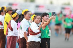 BIB: 
                            <button type="button" onclick="openModal(10500929)" class="btn btn-primary btn-sm float-right btn-popup" data-toggle="modal" data-target=".modal-high-quality">
                        <i class="fas fa-shopping-cart"></i> Add to Cart
                    </button>
                                            <button type="button" onclick="isThisMe(10500929, true)" class="btn btn-success btn-sm float-right btn-popup btn-isme hidden" data-toggle="tooltip" data-placement="bottom" title="นี่คือรูปของคุณใช่ไหม คลิกที่นี่เพื่อเอาเข้าอัลบั้ม">
                        <i class="fas fa-plus"></i> Add to album
                    </button>
                    <button type="button" onclick="isThisMe(10500929, false)" class="btn btn-warning btn-sm float-right btn-popup btn-isnotme hidden">
                        <i class="fas fa-ban"></i> Remove from album
                    </button>