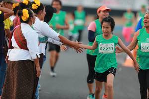 BIB: 510, 52231
                            <button type="button" onclick="openModal(10502922)" class="btn btn-primary btn-sm float-right btn-popup" data-toggle="modal" data-target=".modal-high-quality">
                        <i class="fas fa-shopping-cart"></i> Add to Cart
                    </button>
                                            <button type="button" onclick="isThisMe(10502922, true)" class="btn btn-success btn-sm float-right btn-popup btn-isme hidden" data-toggle="tooltip" data-placement="bottom" title="นี่คือรูปของคุณใช่ไหม คลิกที่นี่เพื่อเอาเข้าอัลบั้ม">
                        <i class="fas fa-plus"></i> Add to album
                    </button>
                    <button type="button" onclick="isThisMe(10502922, false)" class="btn btn-warning btn-sm float-right btn-popup btn-isnotme hidden">
                        <i class="fas fa-ban"></i> Remove from album
                    </button>