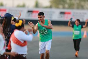 BIB: 83347
                            <button type="button" onclick="openModal(10497433)" class="btn btn-primary btn-sm float-right btn-popup" data-toggle="modal" data-target=".modal-high-quality">
                        <i class="fas fa-shopping-cart"></i> Add to Cart
                    </button>
                                            <button type="button" onclick="isThisMe(10497433, true)" class="btn btn-success btn-sm float-right btn-popup btn-isme hidden" data-toggle="tooltip" data-placement="bottom" title="นี่คือรูปของคุณใช่ไหม คลิกที่นี่เพื่อเอาเข้าอัลบั้ม">
                        <i class="fas fa-plus"></i> Add to album
                    </button>
                    <button type="button" onclick="isThisMe(10497433, false)" class="btn btn-warning btn-sm float-right btn-popup btn-isnotme hidden">
                        <i class="fas fa-ban"></i> Remove from album
                    </button>