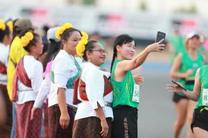 BIB: 
                            <button type="button" onclick="openModal(10500919)" class="btn btn-primary btn-sm float-right btn-popup" data-toggle="modal" data-target=".modal-high-quality">
                        <i class="fas fa-shopping-cart"></i> Add to Cart
                    </button>
                                            <button type="button" onclick="isThisMe(10500919, true)" class="btn btn-success btn-sm float-right btn-popup btn-isme hidden" data-toggle="tooltip" data-placement="bottom" title="นี่คือรูปของคุณใช่ไหม คลิกที่นี่เพื่อเอาเข้าอัลบั้ม">
                        <i class="fas fa-plus"></i> Add to album
                    </button>
                    <button type="button" onclick="isThisMe(10500919, false)" class="btn btn-warning btn-sm float-right btn-popup btn-isnotme hidden">
                        <i class="fas fa-ban"></i> Remove from album
                    </button>