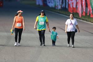 BIB: 53214, 52215
                            <button type="button" onclick="openModal(10504693)" class="btn btn-primary btn-sm float-right btn-popup" data-toggle="modal" data-target=".modal-high-quality">
                        <i class="fas fa-shopping-cart"></i> Add to Cart
                    </button>
                                            <button type="button" onclick="isThisMe(10504693, true)" class="btn btn-success btn-sm float-right btn-popup btn-isme hidden" data-toggle="tooltip" data-placement="bottom" title="นี่คือรูปของคุณใช่ไหม คลิกที่นี่เพื่อเอาเข้าอัลบั้ม">
                        <i class="fas fa-plus"></i> Add to album
                    </button>
                    <button type="button" onclick="isThisMe(10504693, false)" class="btn btn-warning btn-sm float-right btn-popup btn-isnotme hidden">
                        <i class="fas fa-ban"></i> Remove from album
                    </button>