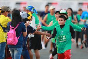 BIB: 51958
                            <button type="button" onclick="openModal(10499683)" class="btn btn-primary btn-sm float-right btn-popup" data-toggle="modal" data-target=".modal-high-quality">
                        <i class="fas fa-shopping-cart"></i> Add to Cart
                    </button>
                                            <button type="button" onclick="isThisMe(10499683, true)" class="btn btn-success btn-sm float-right btn-popup btn-isme hidden" data-toggle="tooltip" data-placement="bottom" title="นี่คือรูปของคุณใช่ไหม คลิกที่นี่เพื่อเอาเข้าอัลบั้ม">
                        <i class="fas fa-plus"></i> Add to album
                    </button>
                    <button type="button" onclick="isThisMe(10499683, false)" class="btn btn-warning btn-sm float-right btn-popup btn-isnotme hidden">
                        <i class="fas fa-ban"></i> Remove from album
                    </button>