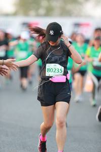 BIB: 80235
                            <button type="button" onclick="openModal(10498906)" class="btn btn-primary btn-sm float-right btn-popup" data-toggle="modal" data-target=".modal-high-quality">
                        <i class="fas fa-shopping-cart"></i> Add to Cart
                    </button>
                                            <button type="button" onclick="isThisMe(10498906, true)" class="btn btn-success btn-sm float-right btn-popup btn-isme hidden" data-toggle="tooltip" data-placement="bottom" title="นี่คือรูปของคุณใช่ไหม คลิกที่นี่เพื่อเอาเข้าอัลบั้ม">
                        <i class="fas fa-plus"></i> Add to album
                    </button>
                    <button type="button" onclick="isThisMe(10498906, false)" class="btn btn-warning btn-sm float-right btn-popup btn-isnotme hidden">
                        <i class="fas fa-ban"></i> Remove from album
                    </button>