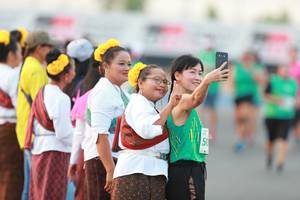 BIB: 
                            <button type="button" onclick="openModal(10500924)" class="btn btn-primary btn-sm float-right btn-popup" data-toggle="modal" data-target=".modal-high-quality">
                        <i class="fas fa-shopping-cart"></i> Add to Cart
                    </button>
                                            <button type="button" onclick="isThisMe(10500924, true)" class="btn btn-success btn-sm float-right btn-popup btn-isme hidden" data-toggle="tooltip" data-placement="bottom" title="นี่คือรูปของคุณใช่ไหม คลิกที่นี่เพื่อเอาเข้าอัลบั้ม">
                        <i class="fas fa-plus"></i> Add to album
                    </button>
                    <button type="button" onclick="isThisMe(10500924, false)" class="btn btn-warning btn-sm float-right btn-popup btn-isnotme hidden">
                        <i class="fas fa-ban"></i> Remove from album
                    </button>