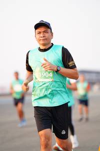 BIB: 1904
                            <button type="button" onclick="openModal(12160541)" class="btn btn-primary btn-sm float-right btn-popup" data-toggle="modal" data-target=".modal-high-quality">
                        <i class="fas fa-shopping-cart"></i> Add to Cart
                    </button>
                                            <button type="button" onclick="isThisMe(12160541, true)" class="btn btn-success btn-sm float-right btn-popup btn-isme hidden" data-toggle="tooltip" data-placement="bottom" title="นี่คือรูปของคุณใช่ไหม คลิกที่นี่เพื่อเอาเข้าอัลบั้ม">
                        <i class="fas fa-plus"></i> Add to album
                    </button>
                    <button type="button" onclick="isThisMe(12160541, false)" class="btn btn-warning btn-sm float-right btn-popup btn-isnotme hidden">
                        <i class="fas fa-ban"></i> Remove from album
                    </button>