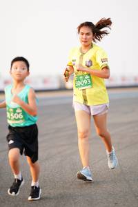 BIB: 50093, 506
                            <button type="button" onclick="openModal(12163165)" class="btn btn-primary btn-sm float-right btn-popup" data-toggle="modal" data-target=".modal-high-quality">
                        <i class="fas fa-shopping-cart"></i> Add to Cart
                    </button>
                                            <button type="button" onclick="isThisMe(12163165, true)" class="btn btn-success btn-sm float-right btn-popup btn-isme hidden" data-toggle="tooltip" data-placement="bottom" title="นี่คือรูปของคุณใช่ไหม คลิกที่นี่เพื่อเอาเข้าอัลบั้ม">
                        <i class="fas fa-plus"></i> Add to album
                    </button>
                    <button type="button" onclick="isThisMe(12163165, false)" class="btn btn-warning btn-sm float-right btn-popup btn-isnotme hidden">
                        <i class="fas fa-ban"></i> Remove from album
                    </button>