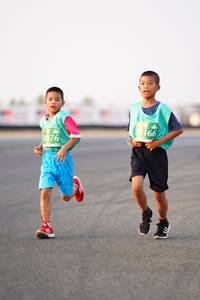 BIB: 166, 076
                            <button type="button" onclick="openModal(12141230)" class="btn btn-primary btn-sm float-right btn-popup" data-toggle="modal" data-target=".modal-high-quality">
                        <i class="fas fa-shopping-cart"></i> Add to Cart
                    </button>
                                            <button type="button" onclick="isThisMe(12141230, true)" class="btn btn-success btn-sm float-right btn-popup btn-isme hidden" data-toggle="tooltip" data-placement="bottom" title="นี่คือรูปของคุณใช่ไหม คลิกที่นี่เพื่อเอาเข้าอัลบั้ม">
                        <i class="fas fa-plus"></i> Add to album
                    </button>
                    <button type="button" onclick="isThisMe(12141230, false)" class="btn btn-warning btn-sm float-right btn-popup btn-isnotme hidden">
                        <i class="fas fa-ban"></i> Remove from album
                    </button>