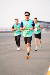 BIB: 1909
                            <button type="button" onclick="openModal(12162698)" class="btn btn-primary btn-sm float-right btn-popup" data-toggle="modal" data-target=".modal-high-quality">
                        <i class="fas fa-shopping-cart"></i> Add to Cart
                    </button>
                                            <button type="button" onclick="isThisMe(12162698, true)" class="btn btn-success btn-sm float-right btn-popup btn-isme hidden" data-toggle="tooltip" data-placement="bottom" title="นี่คือรูปของคุณใช่ไหม คลิกที่นี่เพื่อเอาเข้าอัลบั้ม">
                        <i class="fas fa-plus"></i> Add to album
                    </button>
                    <button type="button" onclick="isThisMe(12162698, false)" class="btn btn-warning btn-sm float-right btn-popup btn-isnotme hidden">
                        <i class="fas fa-ban"></i> Remove from album
                    </button>