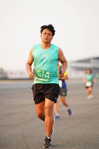 BIB: 50194
                            <button type="button" onclick="openModal(12174549)" class="btn btn-primary btn-sm float-right btn-popup" data-toggle="modal" data-target=".modal-high-quality">
                        <i class="fas fa-shopping-cart"></i> Add to Cart
                    </button>
                                            <button type="button" onclick="isThisMe(12174549, true)" class="btn btn-success btn-sm float-right btn-popup btn-isme hidden" data-toggle="tooltip" data-placement="bottom" title="นี่คือรูปของคุณใช่ไหม คลิกที่นี่เพื่อเอาเข้าอัลบั้ม">
                        <i class="fas fa-plus"></i> Add to album
                    </button>
                    <button type="button" onclick="isThisMe(12174549, false)" class="btn btn-warning btn-sm float-right btn-popup btn-isnotme hidden">
                        <i class="fas fa-ban"></i> Remove from album
                    </button>