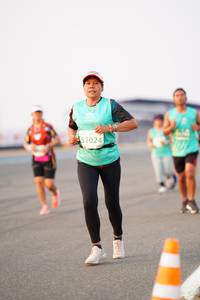 BIB: 1024
                            <button type="button" onclick="openModal(12166629)" class="btn btn-primary btn-sm float-right btn-popup" data-toggle="modal" data-target=".modal-high-quality">
                        <i class="fas fa-shopping-cart"></i> Add to Cart
                    </button>
                                            <button type="button" onclick="isThisMe(12166629, true)" class="btn btn-success btn-sm float-right btn-popup btn-isme hidden" data-toggle="tooltip" data-placement="bottom" title="นี่คือรูปของคุณใช่ไหม คลิกที่นี่เพื่อเอาเข้าอัลบั้ม">
                        <i class="fas fa-plus"></i> Add to album
                    </button>
                    <button type="button" onclick="isThisMe(12166629, false)" class="btn btn-warning btn-sm float-right btn-popup btn-isnotme hidden">
                        <i class="fas fa-ban"></i> Remove from album
                    </button>