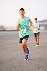 BIB: 50752
                            <button type="button" onclick="openModal(12142036)" class="btn btn-primary btn-sm float-right btn-popup" data-toggle="modal" data-target=".modal-high-quality">
                        <i class="fas fa-shopping-cart"></i> Add to Cart
                    </button>
                                            <button type="button" onclick="isThisMe(12142036, true)" class="btn btn-success btn-sm float-right btn-popup btn-isme hidden" data-toggle="tooltip" data-placement="bottom" title="นี่คือรูปของคุณใช่ไหม คลิกที่นี่เพื่อเอาเข้าอัลบั้ม">
                        <i class="fas fa-plus"></i> Add to album
                    </button>
                    <button type="button" onclick="isThisMe(12142036, false)" class="btn btn-warning btn-sm float-right btn-popup btn-isnotme hidden">
                        <i class="fas fa-ban"></i> Remove from album
                    </button>