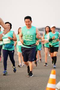 BIB: 51944, 53195, 502
                            <button type="button" onclick="openModal(12180182)" class="btn btn-primary btn-sm float-right btn-popup" data-toggle="modal" data-target=".modal-high-quality">
                        <i class="fas fa-shopping-cart"></i> Add to Cart
                    </button>
                                            <button type="button" onclick="isThisMe(12180182, true)" class="btn btn-success btn-sm float-right btn-popup btn-isme hidden" data-toggle="tooltip" data-placement="bottom" title="นี่คือรูปของคุณใช่ไหม คลิกที่นี่เพื่อเอาเข้าอัลบั้ม">
                        <i class="fas fa-plus"></i> Add to album
                    </button>
                    <button type="button" onclick="isThisMe(12180182, false)" class="btn btn-warning btn-sm float-right btn-popup btn-isnotme hidden">
                        <i class="fas fa-ban"></i> Remove from album
                    </button>