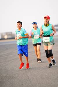 BIB: 130, 50775, 50634
                            <button type="button" onclick="openModal(12165580)" class="btn btn-primary btn-sm float-right btn-popup" data-toggle="modal" data-target=".modal-high-quality">
                        <i class="fas fa-shopping-cart"></i> Add to Cart
                    </button>
                                            <button type="button" onclick="isThisMe(12165580, true)" class="btn btn-success btn-sm float-right btn-popup btn-isme hidden" data-toggle="tooltip" data-placement="bottom" title="นี่คือรูปของคุณใช่ไหม คลิกที่นี่เพื่อเอาเข้าอัลบั้ม">
                        <i class="fas fa-plus"></i> Add to album
                    </button>
                    <button type="button" onclick="isThisMe(12165580, false)" class="btn btn-warning btn-sm float-right btn-popup btn-isnotme hidden">
                        <i class="fas fa-ban"></i> Remove from album
                    </button>