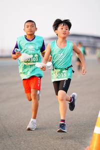 BIB: 0303, 50015
                            <button type="button" onclick="openModal(12162991)" class="btn btn-primary btn-sm float-right btn-popup" data-toggle="modal" data-target=".modal-high-quality">
                        <i class="fas fa-shopping-cart"></i> Add to Cart
                    </button>
                                            <button type="button" onclick="isThisMe(12162991, true)" class="btn btn-success btn-sm float-right btn-popup btn-isme hidden" data-toggle="tooltip" data-placement="bottom" title="นี่คือรูปของคุณใช่ไหม คลิกที่นี่เพื่อเอาเข้าอัลบั้ม">
                        <i class="fas fa-plus"></i> Add to album
                    </button>
                    <button type="button" onclick="isThisMe(12162991, false)" class="btn btn-warning btn-sm float-right btn-popup btn-isnotme hidden">
                        <i class="fas fa-ban"></i> Remove from album
                    </button>