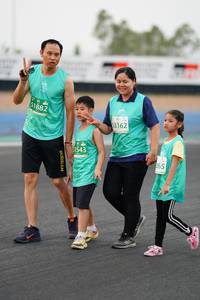 BIB: 1882, 3162, 1543
                            <button type="button" onclick="openModal(12288795)" class="btn btn-primary btn-sm float-right btn-popup" data-toggle="modal" data-target=".modal-high-quality">
                        <i class="fas fa-shopping-cart"></i> Add to Cart
                    </button>
                                            <button type="button" onclick="isThisMe(12288795, true)" class="btn btn-success btn-sm float-right btn-popup btn-isme hidden" data-toggle="tooltip" data-placement="bottom" title="นี่คือรูปของคุณใช่ไหม คลิกที่นี่เพื่อเอาเข้าอัลบั้ม">
                        <i class="fas fa-plus"></i> Add to album
                    </button>
                    <button type="button" onclick="isThisMe(12288795, false)" class="btn btn-warning btn-sm float-right btn-popup btn-isnotme hidden">
                        <i class="fas fa-ban"></i> Remove from album
                    </button>