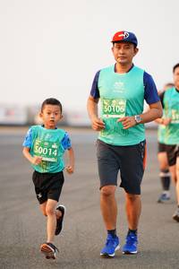 BIB: 5006, 50014
                            <button type="button" onclick="openModal(12180096)" class="btn btn-primary btn-sm float-right btn-popup" data-toggle="modal" data-target=".modal-high-quality">
                        <i class="fas fa-shopping-cart"></i> Add to Cart
                    </button>
                                            <button type="button" onclick="isThisMe(12180096, true)" class="btn btn-success btn-sm float-right btn-popup btn-isme hidden" data-toggle="tooltip" data-placement="bottom" title="นี่คือรูปของคุณใช่ไหม คลิกที่นี่เพื่อเอาเข้าอัลบั้ม">
                        <i class="fas fa-plus"></i> Add to album
                    </button>
                    <button type="button" onclick="isThisMe(12180096, false)" class="btn btn-warning btn-sm float-right btn-popup btn-isnotme hidden">
                        <i class="fas fa-ban"></i> Remove from album
                    </button>