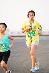 BIB: 50093, 506
                            <button type="button" onclick="openModal(12163202)" class="btn btn-primary btn-sm float-right btn-popup" data-toggle="modal" data-target=".modal-high-quality">
                        <i class="fas fa-shopping-cart"></i> Add to Cart
                    </button>
                                            <button type="button" onclick="isThisMe(12163202, true)" class="btn btn-success btn-sm float-right btn-popup btn-isme hidden" data-toggle="tooltip" data-placement="bottom" title="นี่คือรูปของคุณใช่ไหม คลิกที่นี่เพื่อเอาเข้าอัลบั้ม">
                        <i class="fas fa-plus"></i> Add to album
                    </button>
                    <button type="button" onclick="isThisMe(12163202, false)" class="btn btn-warning btn-sm float-right btn-popup btn-isnotme hidden">
                        <i class="fas fa-ban"></i> Remove from album
                    </button>