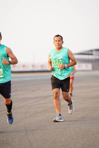 BIB: 52075
                            <button type="button" onclick="openModal(12149123)" class="btn btn-primary btn-sm float-right btn-popup" data-toggle="modal" data-target=".modal-high-quality">
                        <i class="fas fa-shopping-cart"></i> Add to Cart
                    </button>
                                            <button type="button" onclick="isThisMe(12149123, true)" class="btn btn-success btn-sm float-right btn-popup btn-isme hidden" data-toggle="tooltip" data-placement="bottom" title="นี่คือรูปของคุณใช่ไหม คลิกที่นี่เพื่อเอาเข้าอัลบั้ม">
                        <i class="fas fa-plus"></i> Add to album
                    </button>
                    <button type="button" onclick="isThisMe(12149123, false)" class="btn btn-warning btn-sm float-right btn-popup btn-isnotme hidden">
                        <i class="fas fa-ban"></i> Remove from album
                    </button>