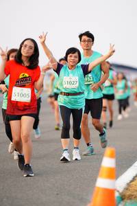 BIB: 932, 51027, 51005
                            <button type="button" onclick="openModal(12201138)" class="btn btn-primary btn-sm float-right btn-popup" data-toggle="modal" data-target=".modal-high-quality">
                        <i class="fas fa-shopping-cart"></i> Add to Cart
                    </button>
                                            <button type="button" onclick="isThisMe(12201138, true)" class="btn btn-success btn-sm float-right btn-popup btn-isme hidden" data-toggle="tooltip" data-placement="bottom" title="นี่คือรูปของคุณใช่ไหม คลิกที่นี่เพื่อเอาเข้าอัลบั้ม">
                        <i class="fas fa-plus"></i> Add to album
                    </button>
                    <button type="button" onclick="isThisMe(12201138, false)" class="btn btn-warning btn-sm float-right btn-popup btn-isnotme hidden">
                        <i class="fas fa-ban"></i> Remove from album
                    </button>