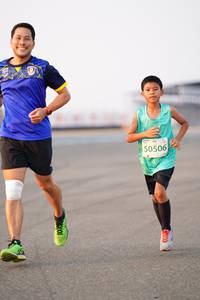 BIB: 50506
                            <button type="button" onclick="openModal(12145952)" class="btn btn-primary btn-sm float-right btn-popup" data-toggle="modal" data-target=".modal-high-quality">
                        <i class="fas fa-shopping-cart"></i> Add to Cart
                    </button>
                                            <button type="button" onclick="isThisMe(12145952, true)" class="btn btn-success btn-sm float-right btn-popup btn-isme hidden" data-toggle="tooltip" data-placement="bottom" title="นี่คือรูปของคุณใช่ไหม คลิกที่นี่เพื่อเอาเข้าอัลบั้ม">
                        <i class="fas fa-plus"></i> Add to album
                    </button>
                    <button type="button" onclick="isThisMe(12145952, false)" class="btn btn-warning btn-sm float-right btn-popup btn-isnotme hidden">
                        <i class="fas fa-ban"></i> Remove from album
                    </button>