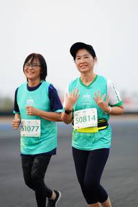 BIB: 50814, 51077
                            <button type="button" onclick="openModal(10520495)" class="btn btn-primary btn-sm float-right btn-popup" data-toggle="modal" data-target=".modal-high-quality">
                        <i class="fas fa-shopping-cart"></i> Add to Cart
                    </button>
                                            <button type="button" onclick="isThisMe(10520495, true)" class="btn btn-success btn-sm float-right btn-popup btn-isme hidden" data-toggle="tooltip" data-placement="bottom" title="นี่คือรูปของคุณใช่ไหม คลิกที่นี่เพื่อเอาเข้าอัลบั้ม">
                        <i class="fas fa-plus"></i> Add to album
                    </button>
                    <button type="button" onclick="isThisMe(10520495, false)" class="btn btn-warning btn-sm float-right btn-popup btn-isnotme hidden">
                        <i class="fas fa-ban"></i> Remove from album
                    </button>
