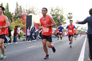 BIB: 570, 26659
                            <button type="button" onclick="openModal(11043086)" class="btn btn-primary btn-sm float-right btn-popup" data-toggle="modal" data-target=".modal-high-quality">
                        <i class="fas fa-shopping-cart"></i> Add to Cart
                    </button>
                                            <button type="button" onclick="isThisMe(11043086, true)" class="btn btn-success btn-sm float-right btn-popup btn-isme hidden" data-toggle="tooltip" data-placement="bottom" title="นี่คือรูปของคุณใช่ไหม คลิกที่นี่เพื่อเอาเข้าอัลบั้ม">
                        <i class="fas fa-plus"></i> Add to album
                    </button>
                    <button type="button" onclick="isThisMe(11043086, false)" class="btn btn-warning btn-sm float-right btn-popup btn-isnotme hidden">
                        <i class="fas fa-ban"></i> Remove from album
                    </button>