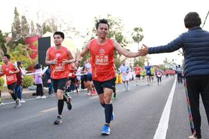 BIB: 26819, 26002
                            <button type="button" onclick="openModal(11040970)" class="btn btn-primary btn-sm float-right btn-popup" data-toggle="modal" data-target=".modal-high-quality">
                        <i class="fas fa-shopping-cart"></i> Add to Cart
                    </button>
                                            <button type="button" onclick="isThisMe(11040970, true)" class="btn btn-success btn-sm float-right btn-popup btn-isme hidden" data-toggle="tooltip" data-placement="bottom" title="นี่คือรูปของคุณใช่ไหม คลิกที่นี่เพื่อเอาเข้าอัลบั้ม">
                        <i class="fas fa-plus"></i> Add to album
                    </button>
                    <button type="button" onclick="isThisMe(11040970, false)" class="btn btn-warning btn-sm float-right btn-popup btn-isnotme hidden">
                        <i class="fas fa-ban"></i> Remove from album
                    </button>