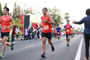 BIB: 26659, 5100, 270
                            <button type="button" onclick="openModal(11043062)" class="btn btn-primary btn-sm float-right btn-popup" data-toggle="modal" data-target=".modal-high-quality">
                        <i class="fas fa-shopping-cart"></i> Add to Cart
                    </button>
                                            <button type="button" onclick="isThisMe(11043062, true)" class="btn btn-success btn-sm float-right btn-popup btn-isme hidden" data-toggle="tooltip" data-placement="bottom" title="นี่คือรูปของคุณใช่ไหม คลิกที่นี่เพื่อเอาเข้าอัลบั้ม">
                        <i class="fas fa-plus"></i> Add to album
                    </button>
                    <button type="button" onclick="isThisMe(11043062, false)" class="btn btn-warning btn-sm float-right btn-popup btn-isnotme hidden">
                        <i class="fas fa-ban"></i> Remove from album
                    </button>
