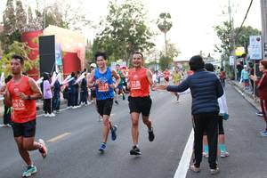 BIB: 2329, 27011, 20615
                            <button type="button" onclick="openModal(11032272)" class="btn btn-primary btn-sm float-right btn-popup" data-toggle="modal" data-target=".modal-high-quality">
                        <i class="fas fa-shopping-cart"></i> Add to Cart
                    </button>
                                            <button type="button" onclick="isThisMe(11032272, true)" class="btn btn-success btn-sm float-right btn-popup btn-isme hidden" data-toggle="tooltip" data-placement="bottom" title="นี่คือรูปของคุณใช่ไหม คลิกที่นี่เพื่อเอาเข้าอัลบั้ม">
                        <i class="fas fa-plus"></i> Add to album
                    </button>
                    <button type="button" onclick="isThisMe(11032272, false)" class="btn btn-warning btn-sm float-right btn-popup btn-isnotme hidden">
                        <i class="fas fa-ban"></i> Remove from album
                    </button>