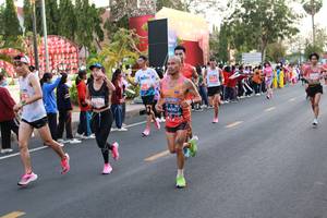 BIB: 306, 4907
                            <button type="button" onclick="openModal(11039219)" class="btn btn-primary btn-sm float-right btn-popup" data-toggle="modal" data-target=".modal-high-quality">
                        <i class="fas fa-shopping-cart"></i> Add to Cart
                    </button>
                                            <button type="button" onclick="isThisMe(11039219, true)" class="btn btn-success btn-sm float-right btn-popup btn-isme hidden" data-toggle="tooltip" data-placement="bottom" title="นี่คือรูปของคุณใช่ไหม คลิกที่นี่เพื่อเอาเข้าอัลบั้ม">
                        <i class="fas fa-plus"></i> Add to album
                    </button>
                    <button type="button" onclick="isThisMe(11039219, false)" class="btn btn-warning btn-sm float-right btn-popup btn-isnotme hidden">
                        <i class="fas fa-ban"></i> Remove from album
                    </button>