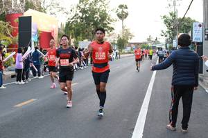 BIB: 27155, 25830
                            <button type="button" onclick="openModal(11046599)" class="btn btn-primary btn-sm float-right btn-popup" data-toggle="modal" data-target=".modal-high-quality">
                        <i class="fas fa-shopping-cart"></i> Add to Cart
                    </button>
                                            <button type="button" onclick="isThisMe(11046599, true)" class="btn btn-success btn-sm float-right btn-popup btn-isme hidden" data-toggle="tooltip" data-placement="bottom" title="นี่คือรูปของคุณใช่ไหม คลิกที่นี่เพื่อเอาเข้าอัลบั้ม">
                        <i class="fas fa-plus"></i> Add to album
                    </button>
                    <button type="button" onclick="isThisMe(11046599, false)" class="btn btn-warning btn-sm float-right btn-popup btn-isnotme hidden">
                        <i class="fas fa-ban"></i> Remove from album
                    </button>