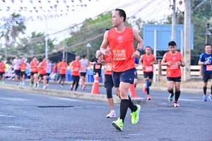 BIB: 21993, 201
                            <button type="button" onclick="openModal(12824461)" class="btn btn-primary btn-sm float-right btn-popup" data-toggle="modal" data-target=".modal-high-quality">
                        <i class="fas fa-shopping-cart"></i> Add to Cart
                    </button>
                                            <button type="button" onclick="isThisMe(12824461, true)" class="btn btn-success btn-sm float-right btn-popup btn-isme hidden" data-toggle="tooltip" data-placement="bottom" title="นี่คือรูปของคุณใช่ไหม คลิกที่นี่เพื่อเอาเข้าอัลบั้ม">
                        <i class="fas fa-plus"></i> Add to album
                    </button>
                    <button type="button" onclick="isThisMe(12824461, false)" class="btn btn-warning btn-sm float-right btn-popup btn-isnotme hidden">
                        <i class="fas fa-ban"></i> Remove from album
                    </button>