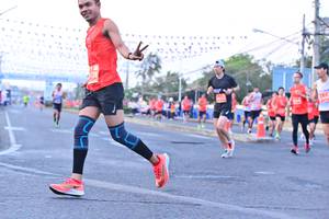 BIB: 128
                            <button type="button" onclick="openModal(12824466)" class="btn btn-primary btn-sm float-right btn-popup" data-toggle="modal" data-target=".modal-high-quality">
                        <i class="fas fa-shopping-cart"></i> Add to Cart
                    </button>
                                            <button type="button" onclick="isThisMe(12824466, true)" class="btn btn-success btn-sm float-right btn-popup btn-isme hidden" data-toggle="tooltip" data-placement="bottom" title="นี่คือรูปของคุณใช่ไหม คลิกที่นี่เพื่อเอาเข้าอัลบั้ม">
                        <i class="fas fa-plus"></i> Add to album
                    </button>
                    <button type="button" onclick="isThisMe(12824466, false)" class="btn btn-warning btn-sm float-right btn-popup btn-isnotme hidden">
                        <i class="fas fa-ban"></i> Remove from album
                    </button>