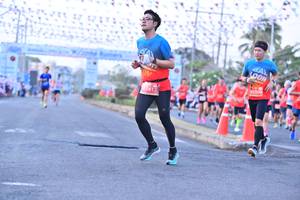 BIB: 20100, 7412
                            <button type="button" onclick="openModal(12824425)" class="btn btn-primary btn-sm float-right btn-popup" data-toggle="modal" data-target=".modal-high-quality">
                        <i class="fas fa-shopping-cart"></i> Add to Cart
                    </button>
                                            <button type="button" onclick="isThisMe(12824425, true)" class="btn btn-success btn-sm float-right btn-popup btn-isme hidden" data-toggle="tooltip" data-placement="bottom" title="นี่คือรูปของคุณใช่ไหม คลิกที่นี่เพื่อเอาเข้าอัลบั้ม">
                        <i class="fas fa-plus"></i> Add to album
                    </button>
                    <button type="button" onclick="isThisMe(12824425, false)" class="btn btn-warning btn-sm float-right btn-popup btn-isnotme hidden">
                        <i class="fas fa-ban"></i> Remove from album
                    </button>