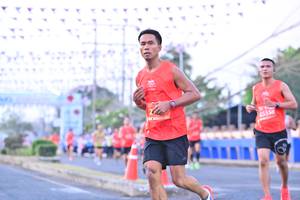 BIB: 25556
                            <button type="button" onclick="openModal(12824221)" class="btn btn-primary btn-sm float-right btn-popup" data-toggle="modal" data-target=".modal-high-quality">
                        <i class="fas fa-shopping-cart"></i> Add to Cart
                    </button>
                                            <button type="button" onclick="isThisMe(12824221, true)" class="btn btn-success btn-sm float-right btn-popup btn-isme hidden" data-toggle="tooltip" data-placement="bottom" title="นี่คือรูปของคุณใช่ไหม คลิกที่นี่เพื่อเอาเข้าอัลบั้ม">
                        <i class="fas fa-plus"></i> Add to album
                    </button>
                    <button type="button" onclick="isThisMe(12824221, false)" class="btn btn-warning btn-sm float-right btn-popup btn-isnotme hidden">
                        <i class="fas fa-ban"></i> Remove from album
                    </button>