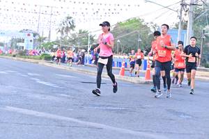 BIB: 210
                            <button type="button" onclick="openModal(12824813)" class="btn btn-primary btn-sm float-right btn-popup" data-toggle="modal" data-target=".modal-high-quality">
                        <i class="fas fa-shopping-cart"></i> Add to Cart
                    </button>
                                            <button type="button" onclick="isThisMe(12824813, true)" class="btn btn-success btn-sm float-right btn-popup btn-isme hidden" data-toggle="tooltip" data-placement="bottom" title="นี่คือรูปของคุณใช่ไหม คลิกที่นี่เพื่อเอาเข้าอัลบั้ม">
                        <i class="fas fa-plus"></i> Add to album
                    </button>
                    <button type="button" onclick="isThisMe(12824813, false)" class="btn btn-warning btn-sm float-right btn-popup btn-isnotme hidden">
                        <i class="fas fa-ban"></i> Remove from album
                    </button>